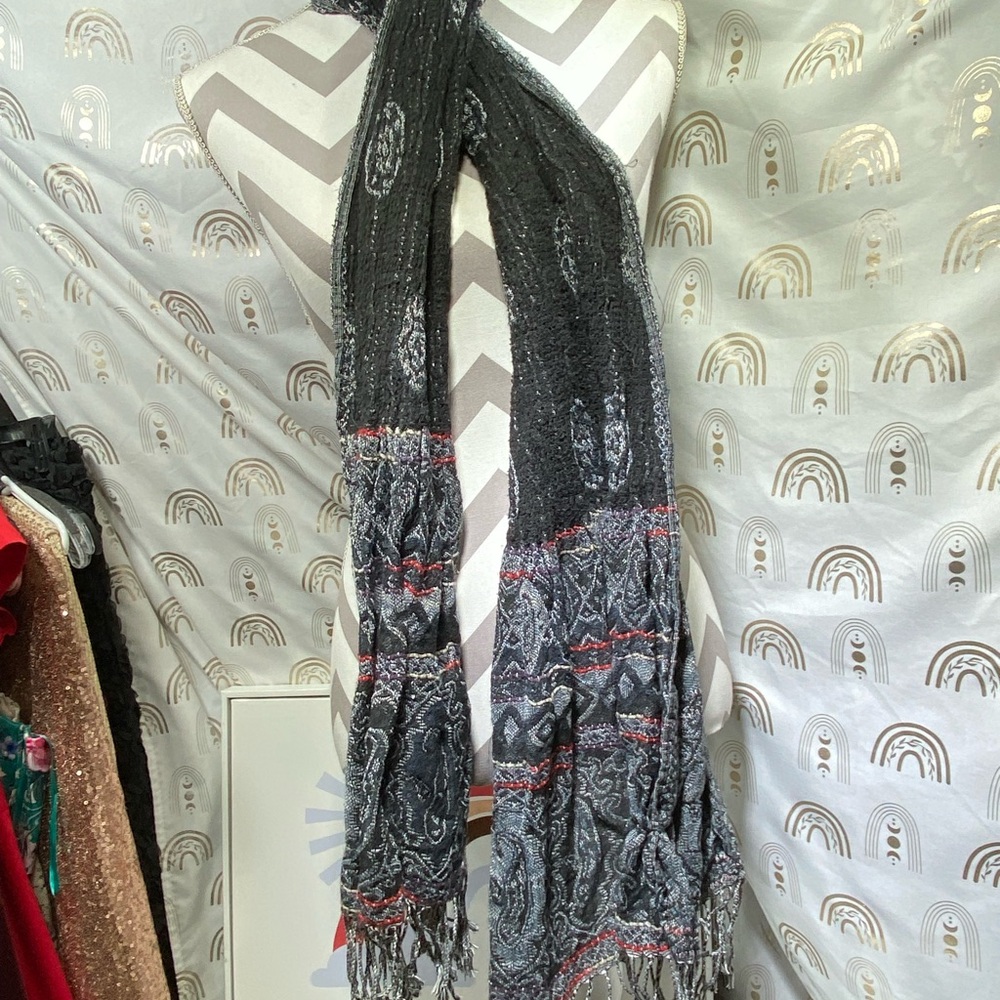 Elegant Black and Gray Scarf